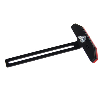 Motorrad Reflektor hinten 6-eckig rot Rückstrahler Katzenauge T-Halter 155mm